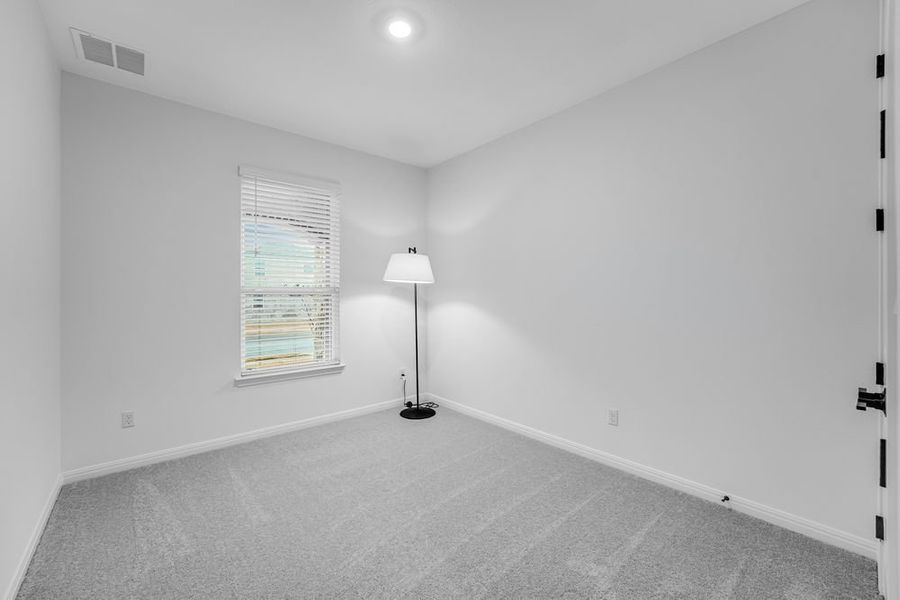 Spacious, unfurnished interior of a new home in Nolina, Georgetown (Image 20).