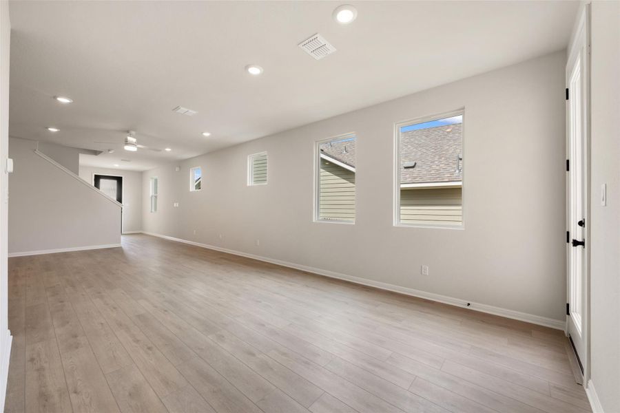 Spacious, unfurnished interior of a new home in Cannon Ranch, Dripping Springs (Image 34).