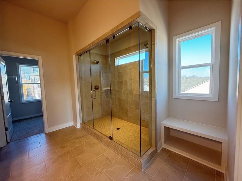 Spacious, unfurnished interior of a new home in Ponderosa Farms Manor, Gainesville (Image 20).