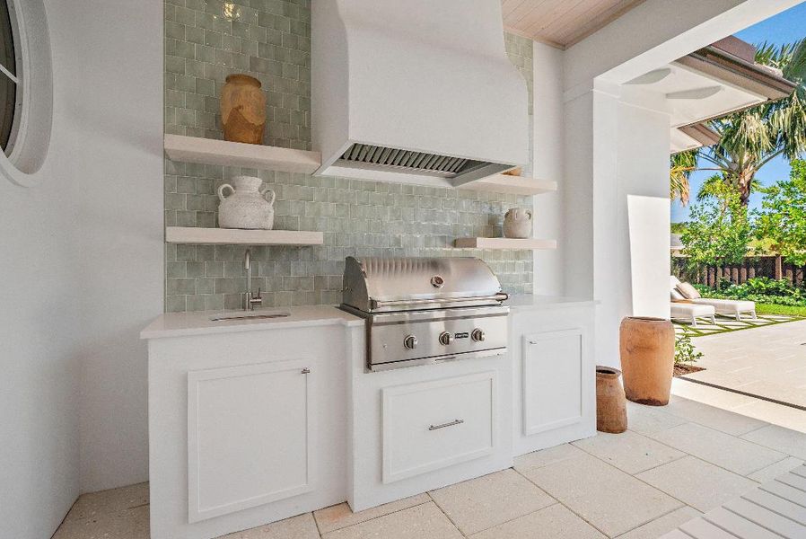 Summer Kitchen with vent hood