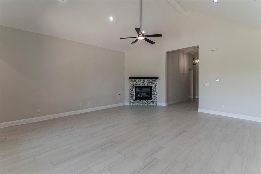 Spacious, unfurnished interior of a new home in , Van Alstyne (Image 27).