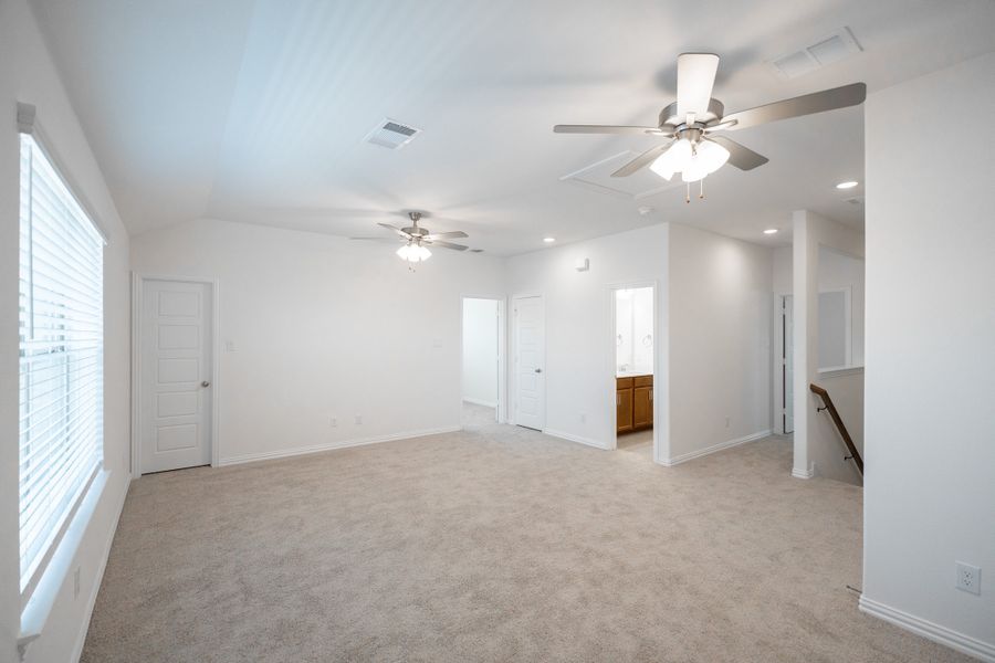 Spacious, unfurnished interior of a new home in Stark Farms, Denton (Image 24). Spacious, unfurnished interior of a new home in Stark Farms, Denton (Image 24).