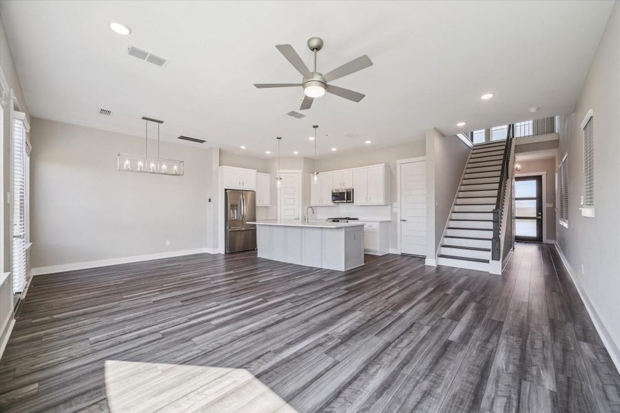 Spacious, unfurnished interior of a new home in Brittmoore Crossing, Houston (Image 13). Spacious, unfurnished interior of a new home in Brittmoore Crossing, Houston (Image 13).