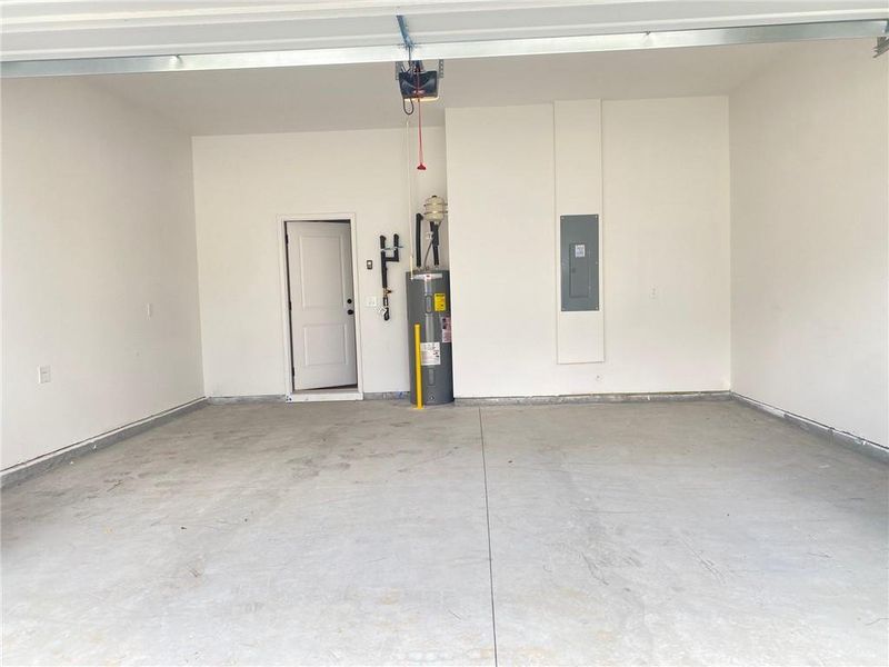 Spacious, unfurnished interior of a new home in , Lilburn (Image 44).