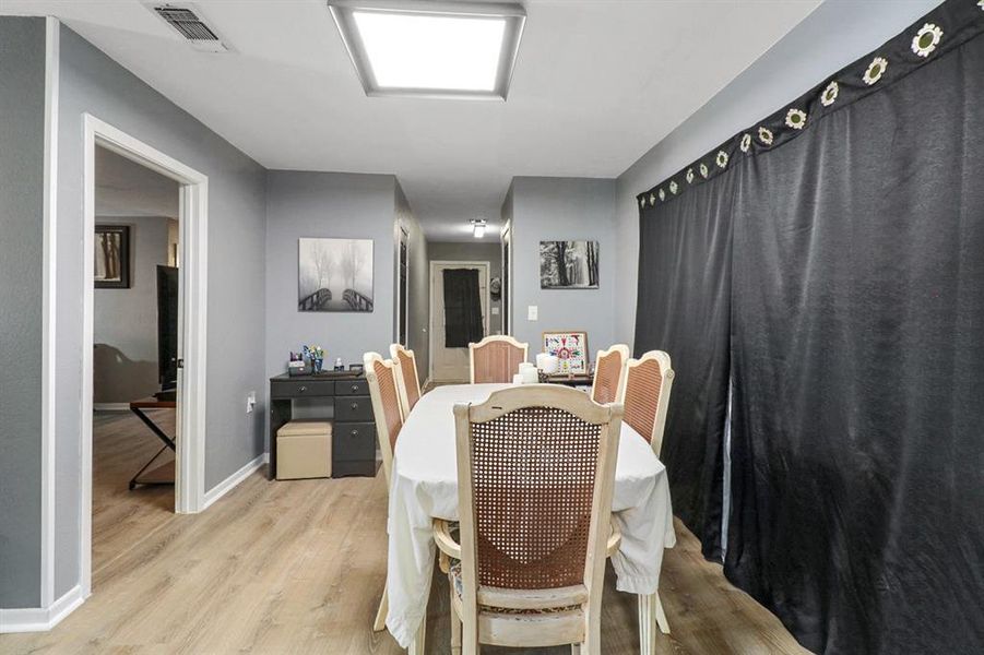 Furnished interior view inside a new home in , Santa Anna (Image 6).