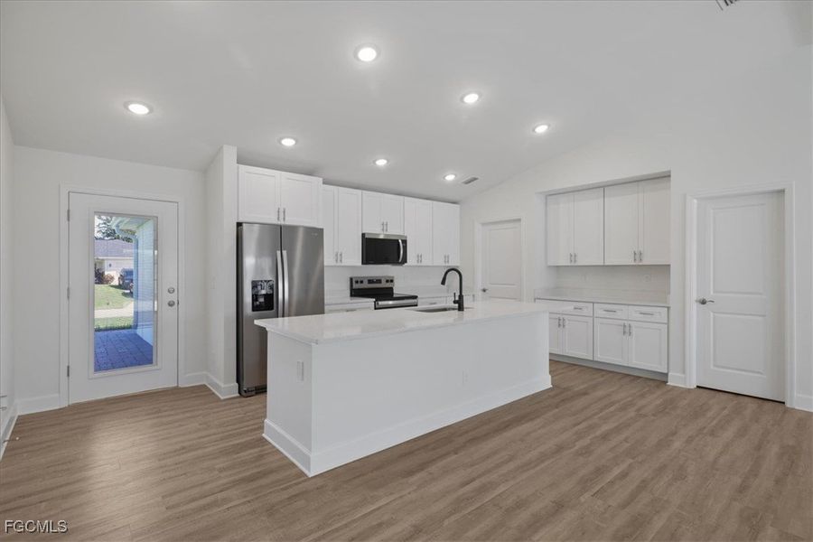 Furnished interior view inside a new home in Cape Coral, Cape Coral (Image 7).