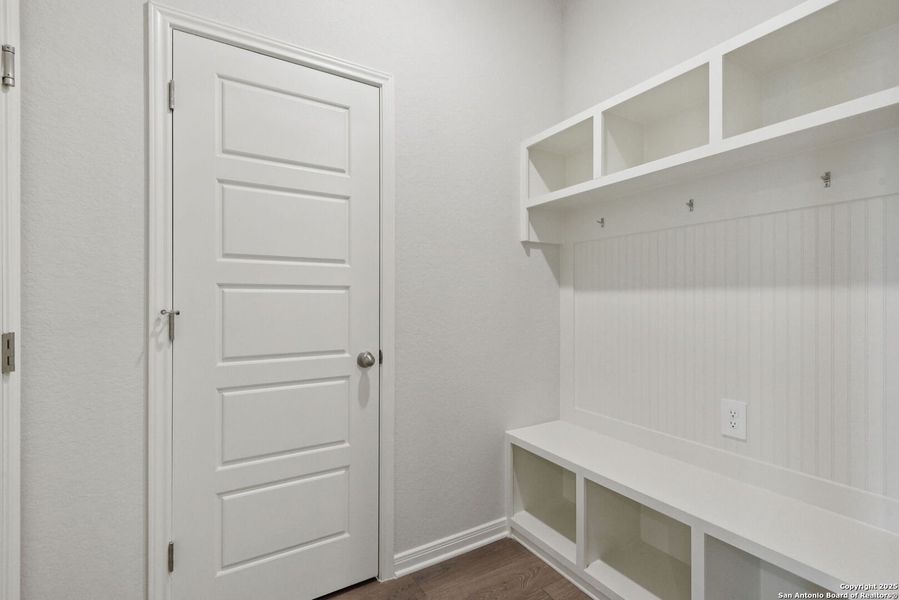 Furnished interior view inside a new home in Fox Falls, Boerne (Image 10).