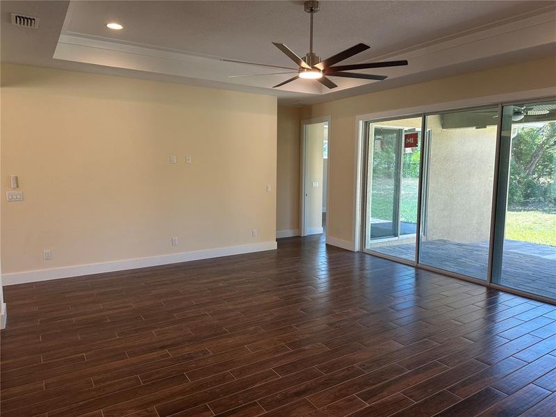 Spacious, unfurnished interior of a new home in , Valrico (Image 17).