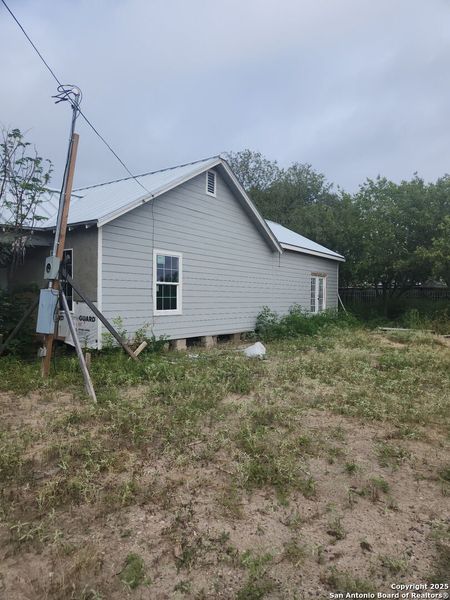 Image 6 of a home in . Image 6 of a home in .