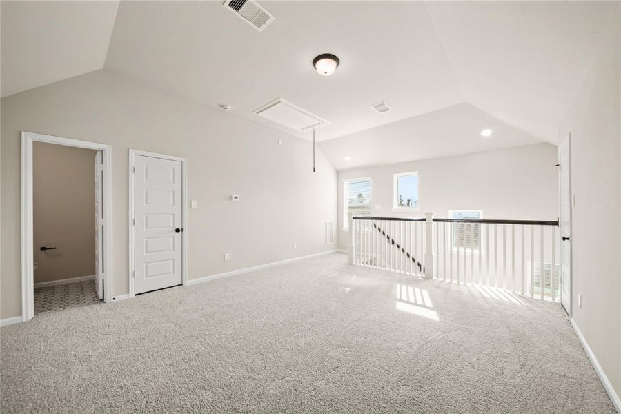 Flexible loft (*Photo not of actual home and used for illustration purposes only.)