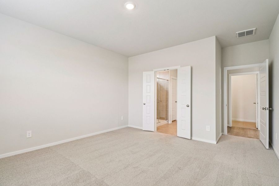 Spacious, unfurnished interior of a new home in Landing Meadows - Traditional Series, New Caney (Image 8).