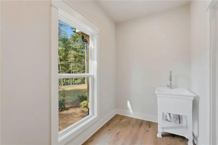 Spacious, unfurnished interior of a new home in , Dahlonega (Image 70). Spacious, unfurnished interior of a new home in , Dahlonega (Image 70).