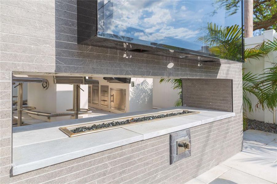 Exterior details and patio area of a home in , Tampa (Image 28).