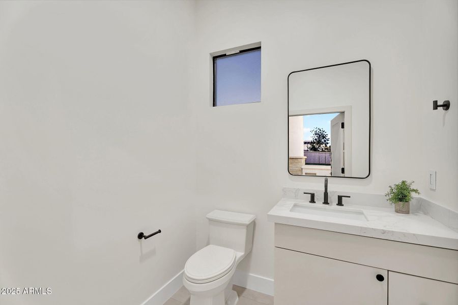 57-web-or-mls-19875 E SIlver Creek Ln-55