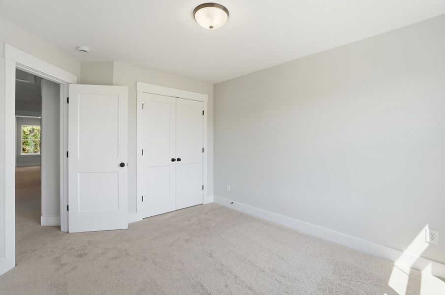 Spacious, unfurnished interior of a new home in Blythe Mill Townhomes, Waxhaw (Image 26).