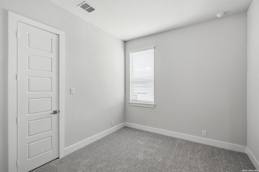 Spacious, unfurnished interior of a new home in Esperanza 50's, Boerne (Image 21).