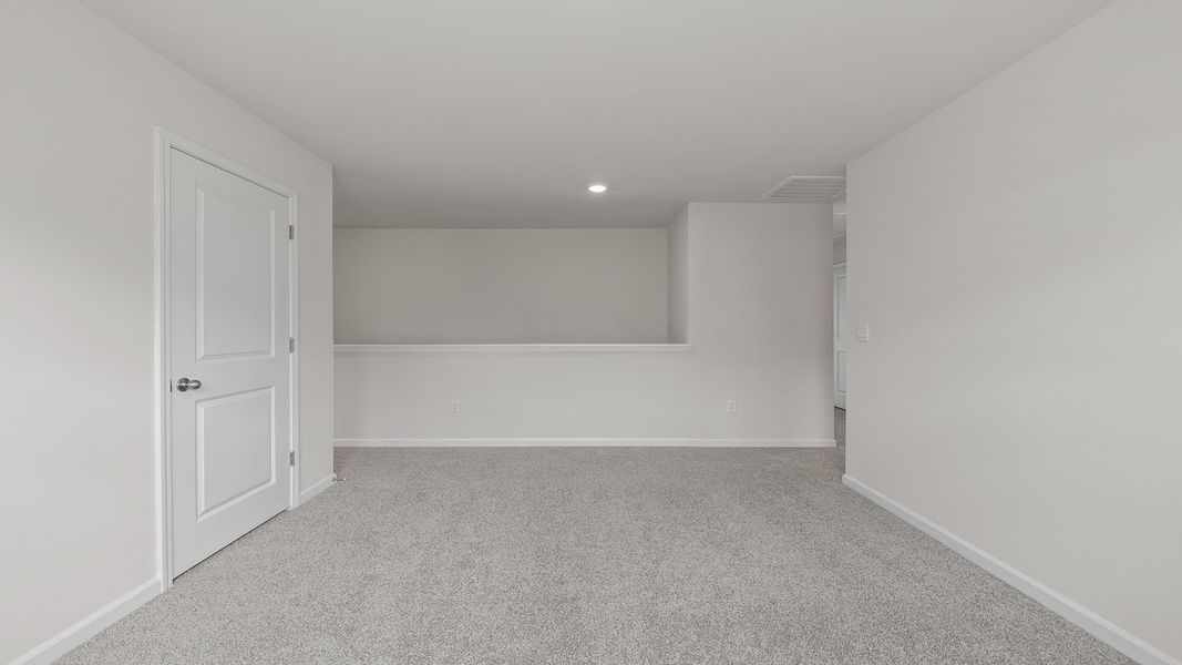 Spacious, unfurnished interior of a new home in Woodglen, Piedmont (Image 26).