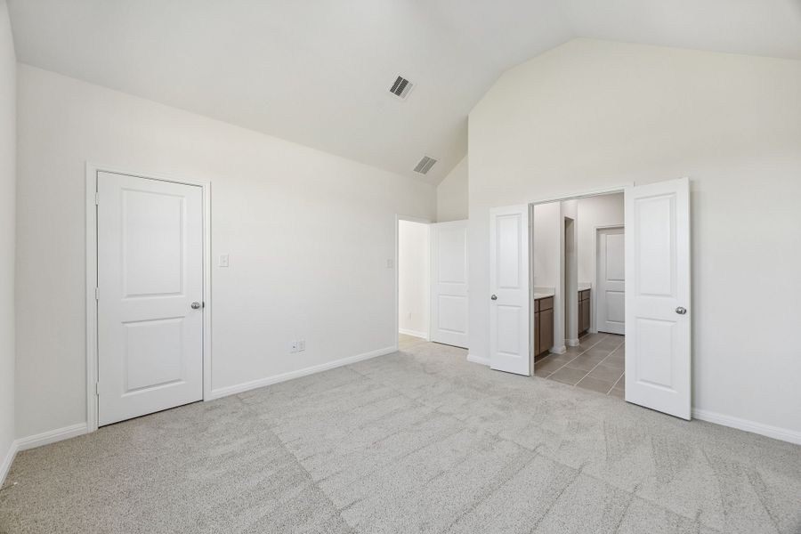 Spacious, unfurnished interior of a new home in Riviera Pines, Huffman (Image 21).