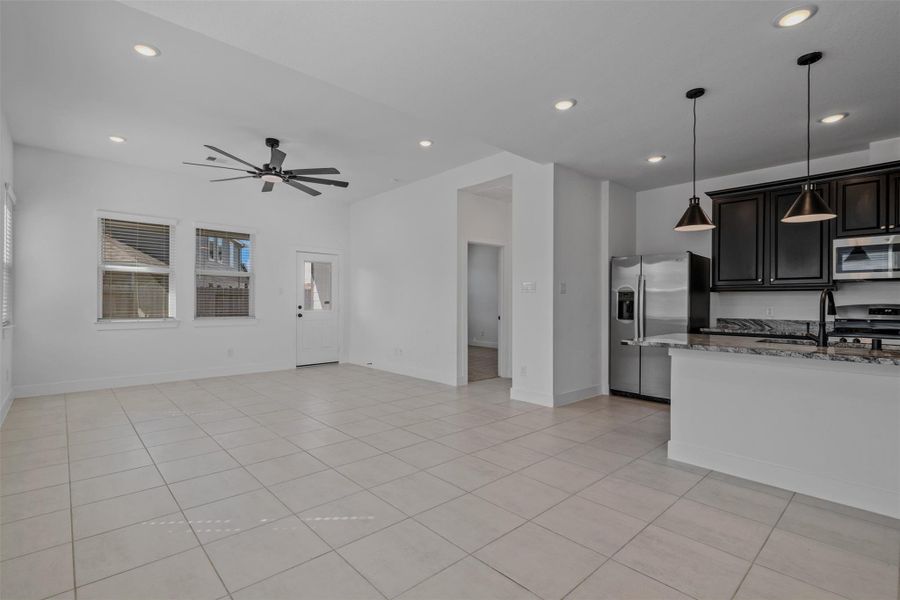 Spacious, unfurnished interior of a new home in Emory Glen, Magnolia (Image 13).