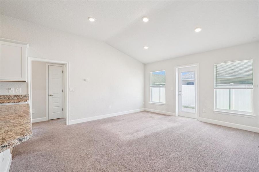 Spacious, unfurnished interior of a new home in , Ocala (Image 22).