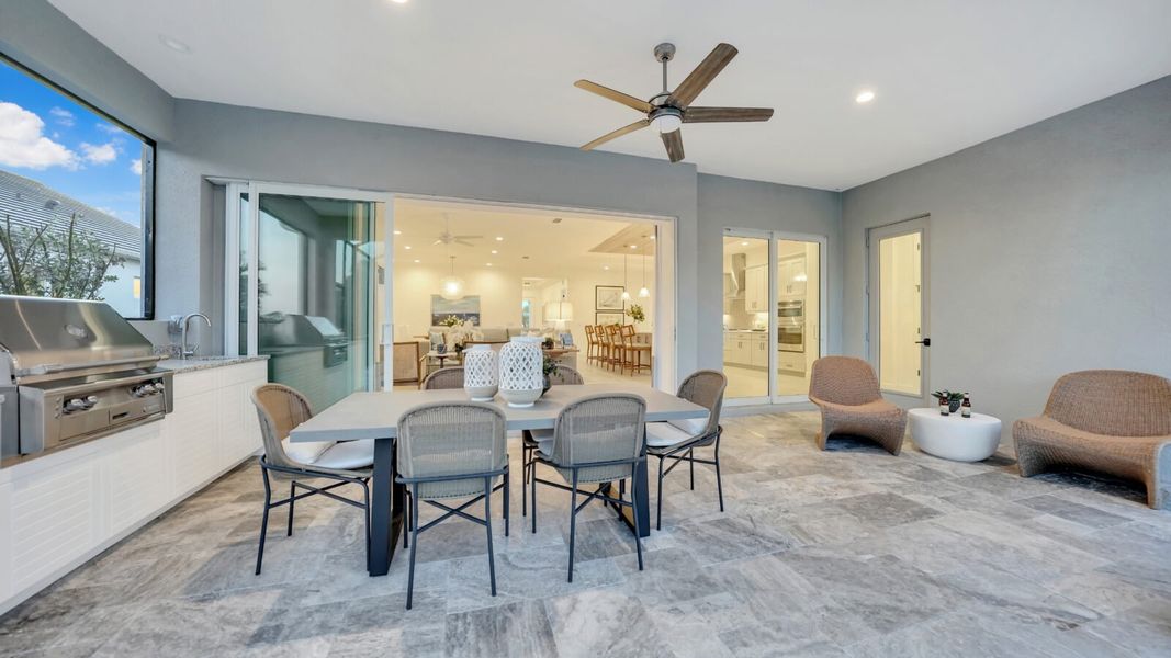 Furnished interior view inside a new home in Avelina, Venice (Image 7).