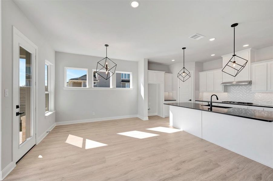 Spacious, unfurnished interior of a new home in Treeline, Justin (Image 20).