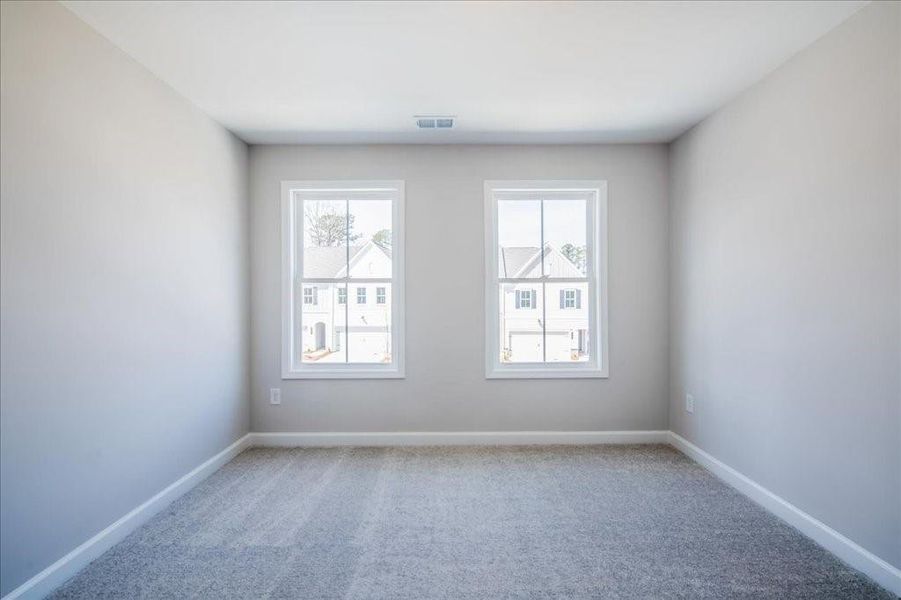 Spacious, unfurnished interior of a new home in Cherokee Township, Acworth (Image 35).