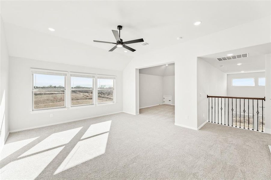 Spacious, unfurnished interior of a new home in Creekview Meadows, Pilot Point (Image 34).