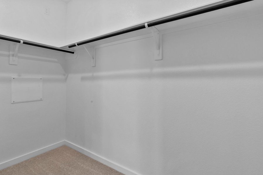 Spacious, unfurnished interior of a new home in Laurel Landing 50', Alvin (Image 15).