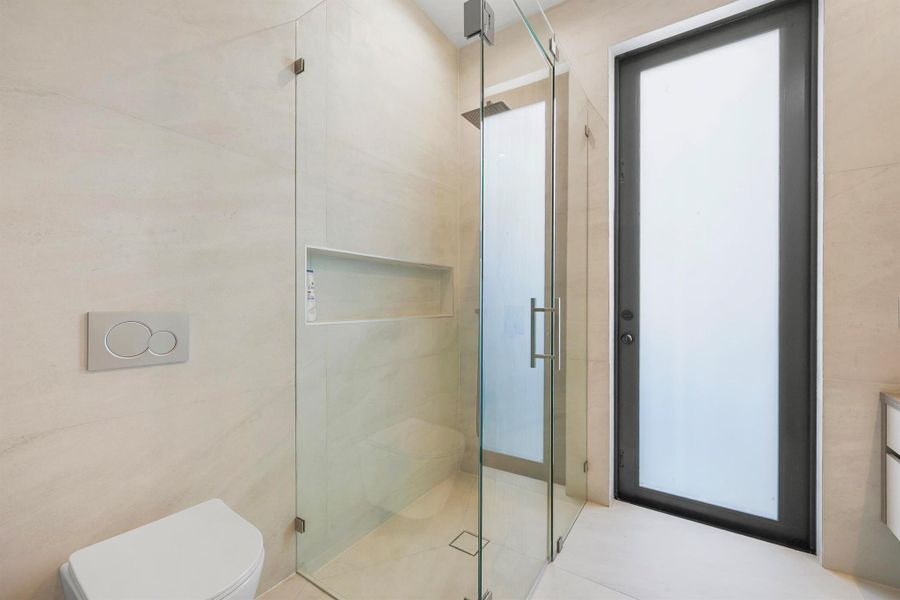 Furnished interior view inside a new home in , Fort Lauderdale (Image 54).