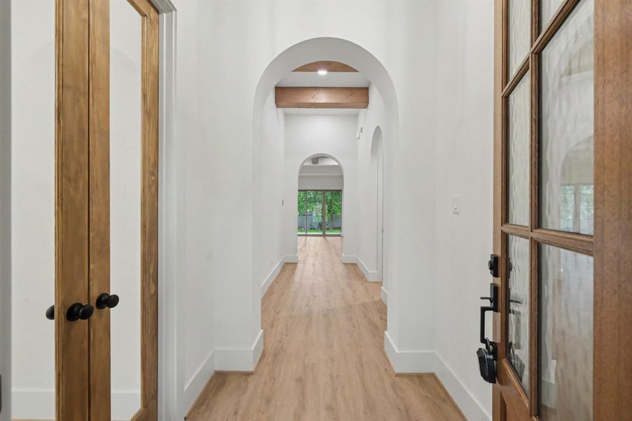 Spacious, unfurnished interior of a new home in , Willis (Image 35).