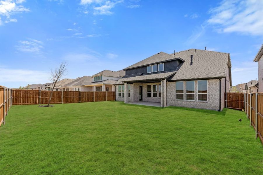 Representative exterior details of a home built from the Grayson by UnionMain Homes in Cambridge Crossing, Celina (Image 33).
