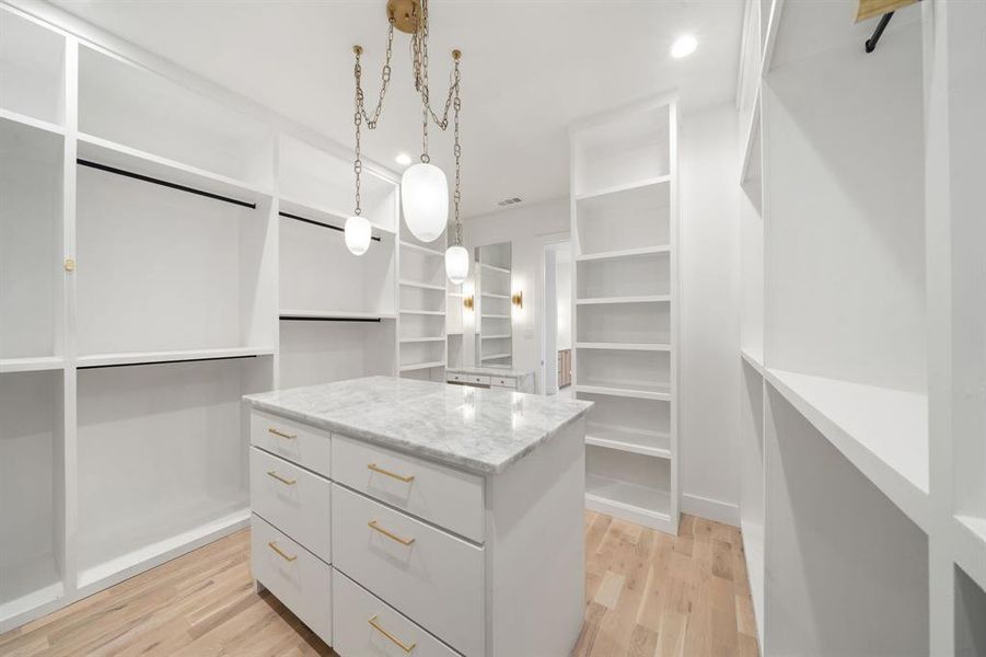 Master walking closet Master walking closet