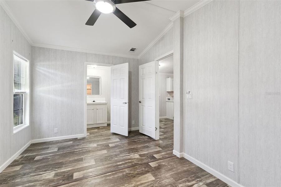 Spacious, unfurnished interior of a new home in , Lake Wales (Image 12).