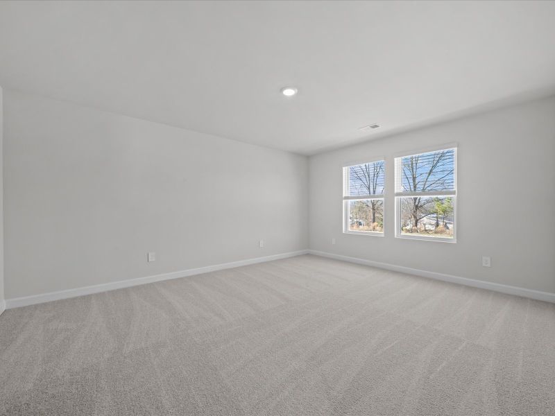 Spacious, unfurnished interior of a new home in Brayfield Manor - Signature Collection, Wellford (Image 12).