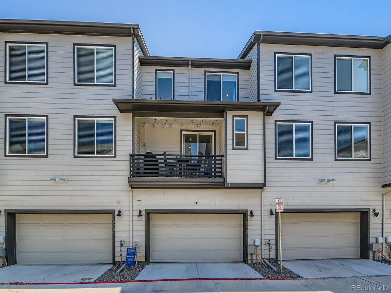 35 Exterior Rear.jpg