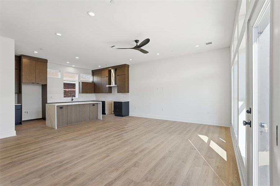Spacious, unfurnished interior of a new home in , Dallas (Image 17).