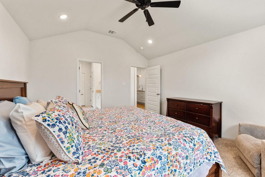Furnished interior view inside a new home in , Bryan (Image 20).
