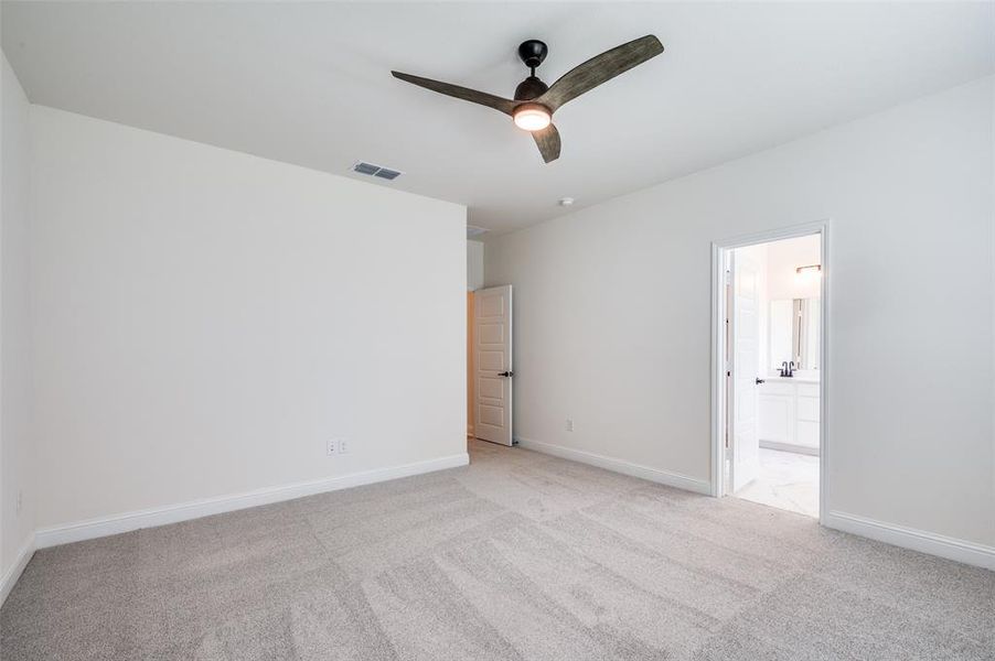 Spacious, unfurnished interior of a new home in Sierra Vista at Kelly Ranch, Aledo (Image 16). Spacious, unfurnished interior of a new home in Sierra Vista at Kelly Ranch, Aledo (Image 16).