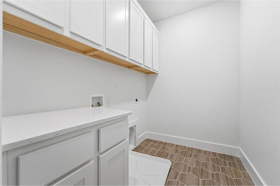 Furnished interior view inside a new home in Craig Ranch, McKinney (Image 11).