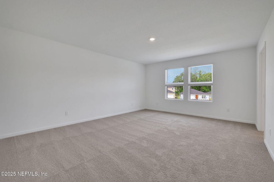 Spacious, unfurnished interior of a new home in Amberly, Green Cove Springs (Image 12).