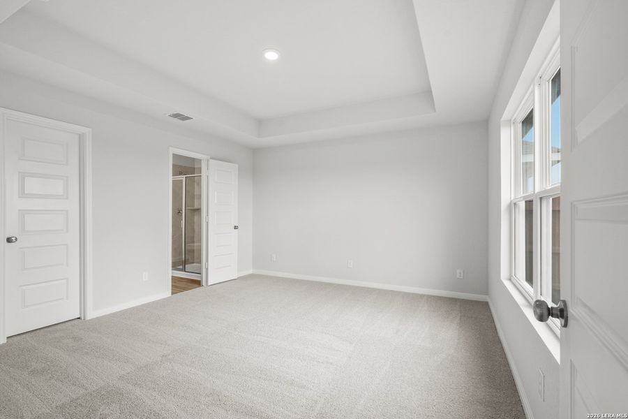 Spacious, unfurnished interior of a new home in Dauer Ranch, New Braunfels (Image 18). Spacious, unfurnished interior of a new home in Dauer Ranch, New Braunfels (Image 18).