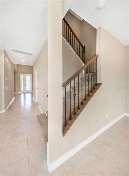 Spacious, unfurnished interior of a new home in , Zephyrhills (Image 26).