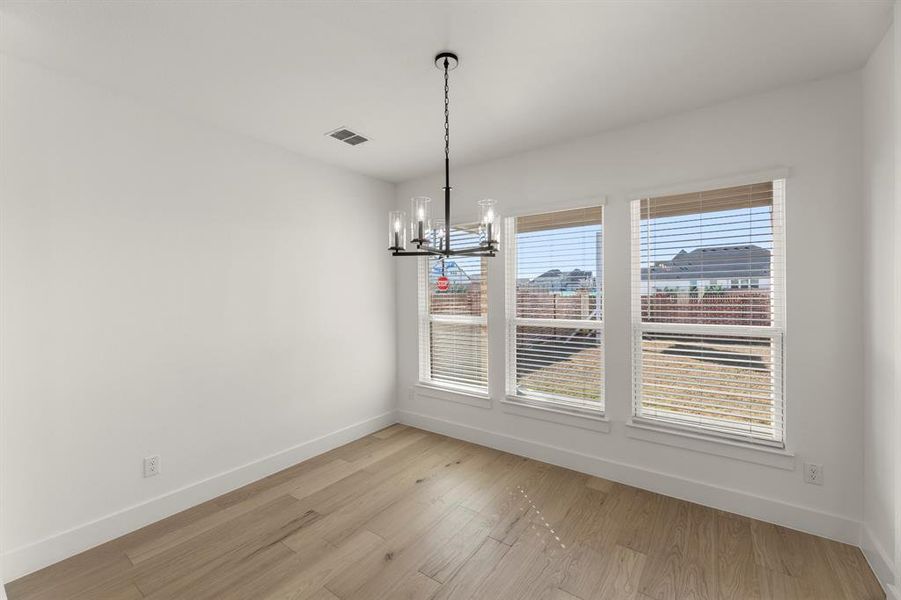 11. 605 Curtiss - Nook