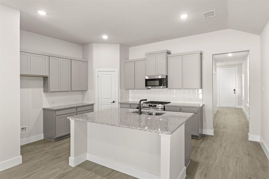 08. 748 Wilderness - Kitchen (2) 08. 748 Wilderness - Kitchen (2)