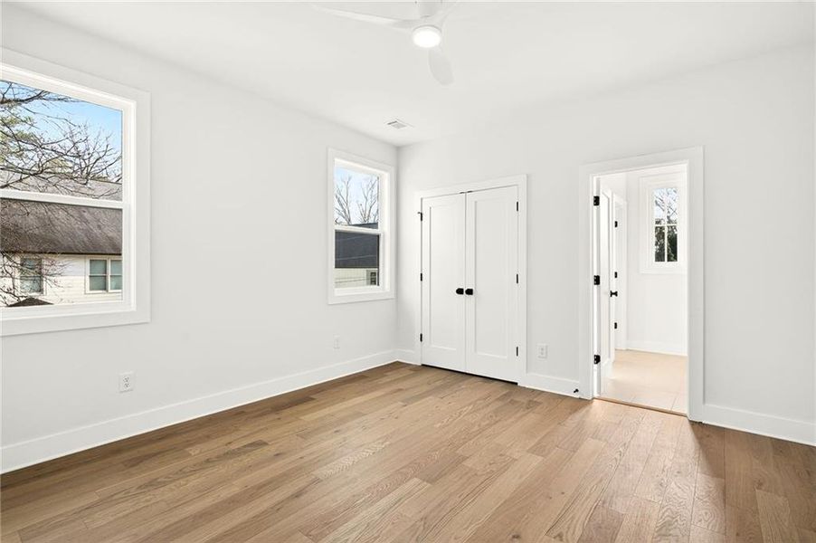 Spacious, unfurnished interior of a new home in , Brookhaven (Image 58).