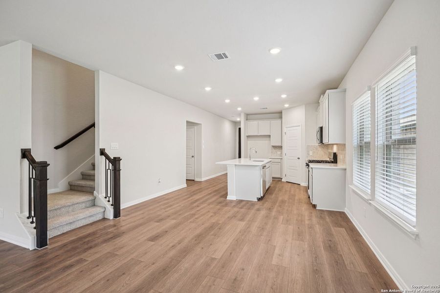 Spacious, unfurnished interior of a new home in Comanche Ridge, San Antonio (Image 30). Spacious, unfurnished interior of a new home in Comanche Ridge, San Antonio (Image 30).