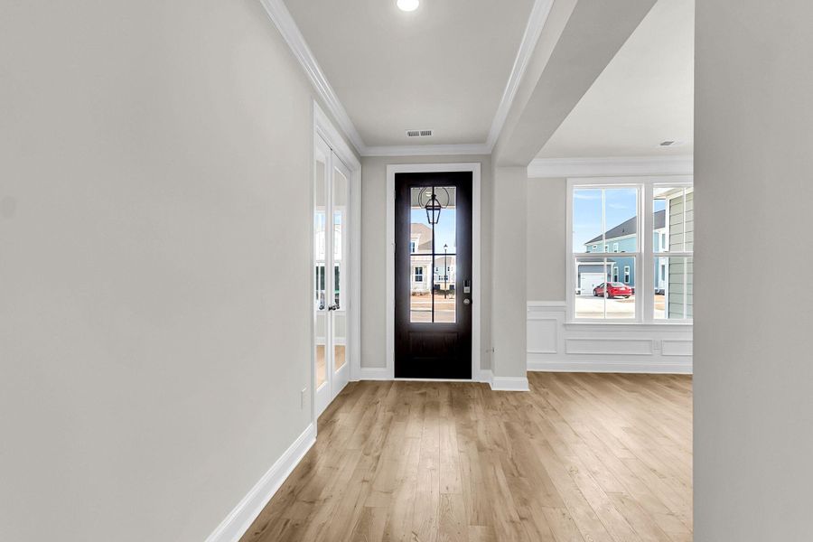 Spacious, unfurnished interior of a new home in Kings River Preserve, Hollywood (Image 16).