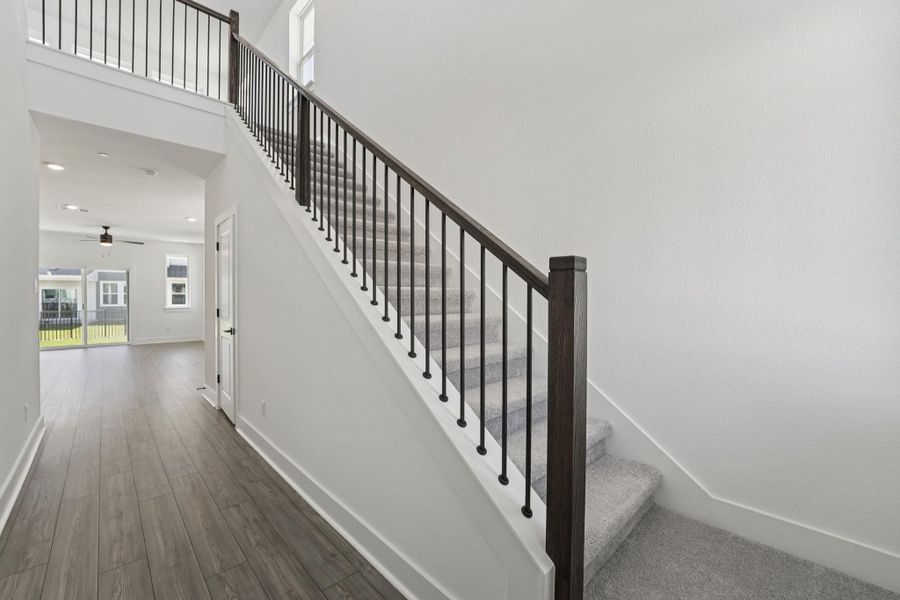 Spacious, unfurnished interior of a new home in Avery Centre, Round Rock (Image 14).
