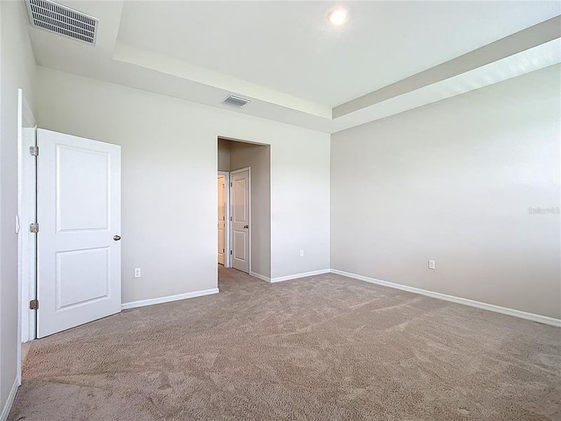 Spacious, unfurnished interior of a new home in Farm at Varrea Villas, Plant City (Image 39). Spacious, unfurnished interior of a new home in Farm at Varrea Villas, Plant City (Image 39).